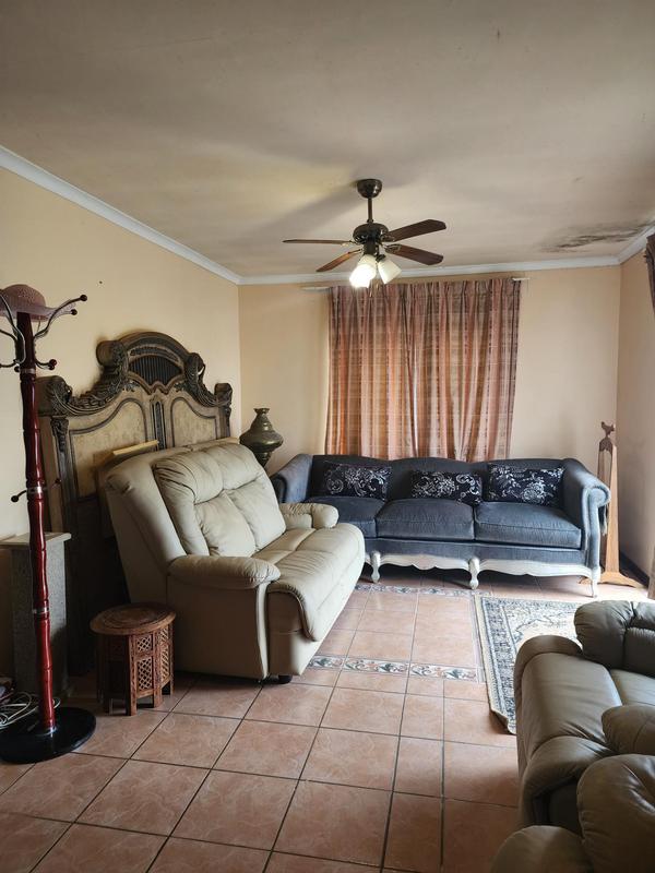 6 Bedroom Property for Sale in Zeekoevlei Western Cape